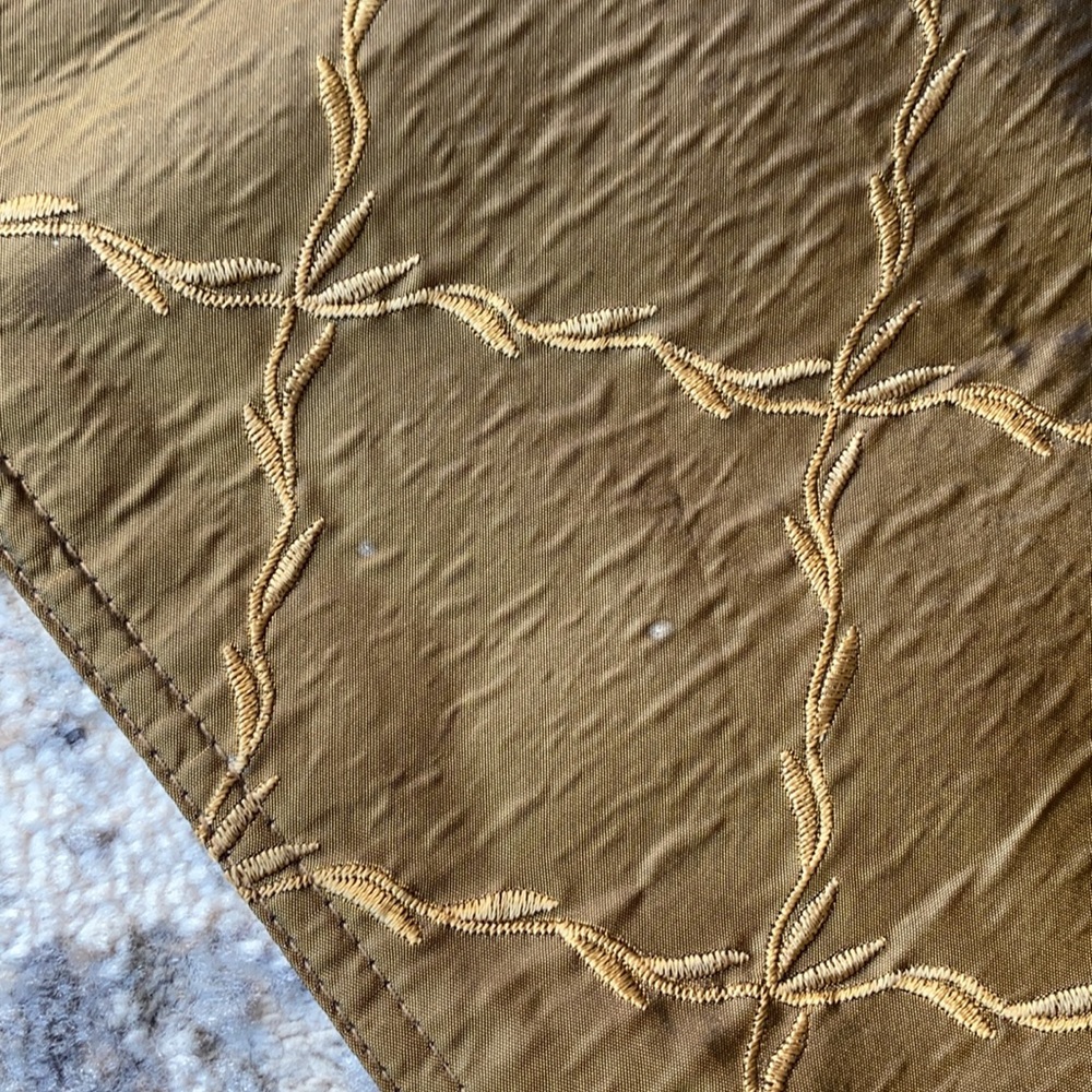 Table Runner - Picture 6 of 9